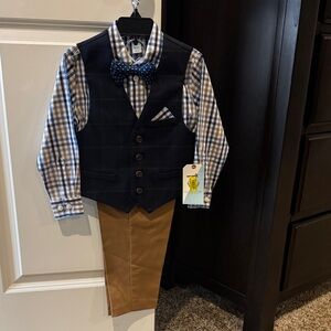 NWT Class Club, size 3, 3 Piece Vest Pant Outfit with Beige Blue Checker Shirt